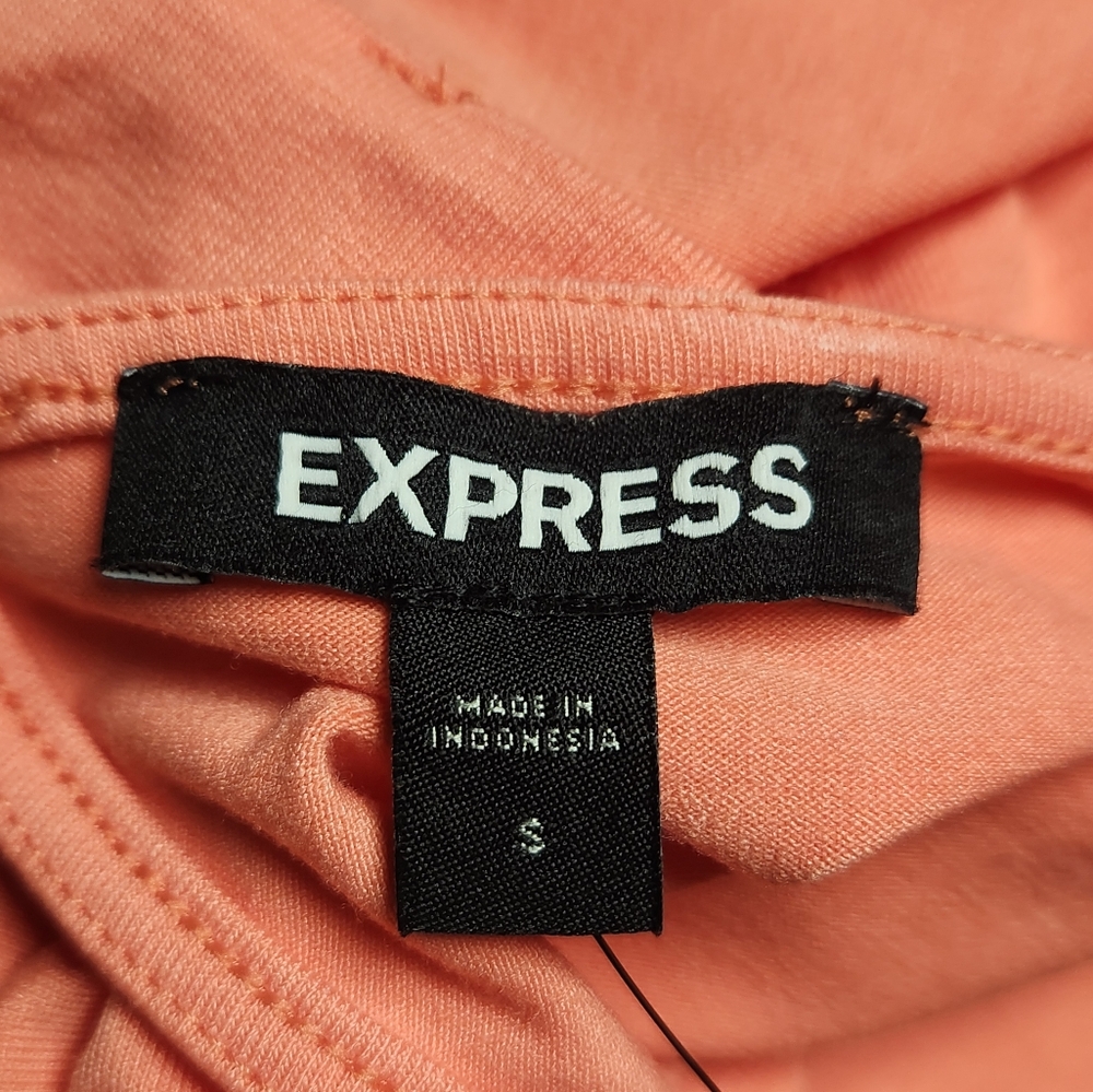 Express Coral Romper - Picture 4 of 5